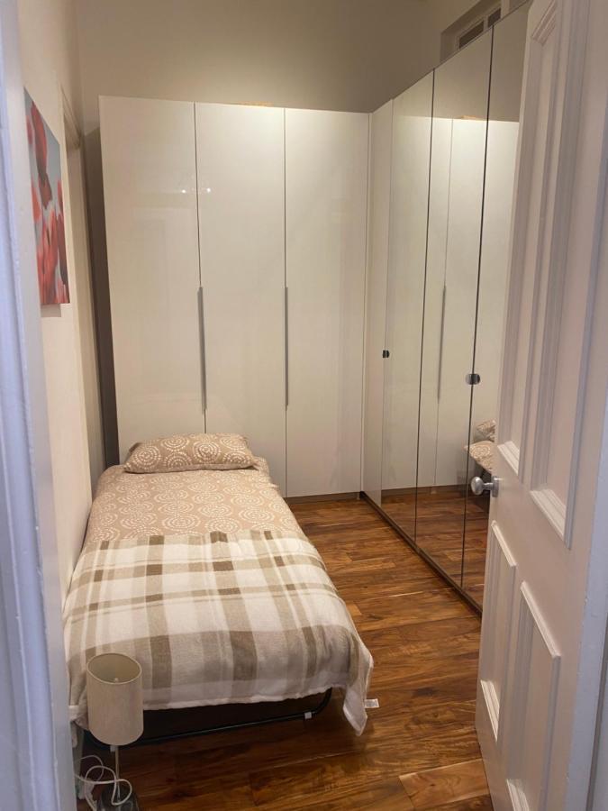 Lovely Main Door 2 Bed Apartment 에든버러 외부 사진